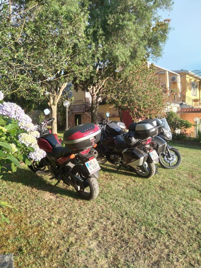 B&B Is Murdegus Tortolì Exteriör bild